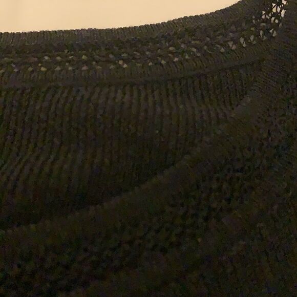 Jones New York collection black petite sleeveless sweater. Length 22” Size MP - Picture 4 of 5